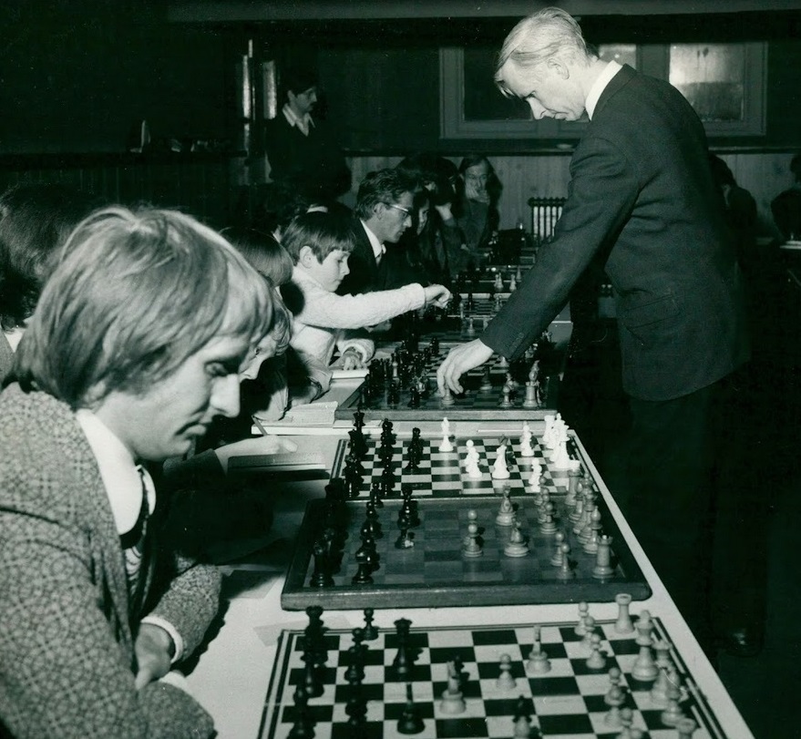 Bobby Fischer: How the king of chess lost his crown - Chess Forums