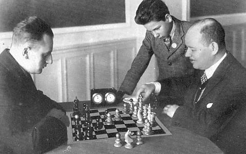 A Fake Chess Photograph (Edward Winter)