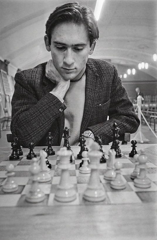 Yet another smothered mate by legendary American chess player Paul