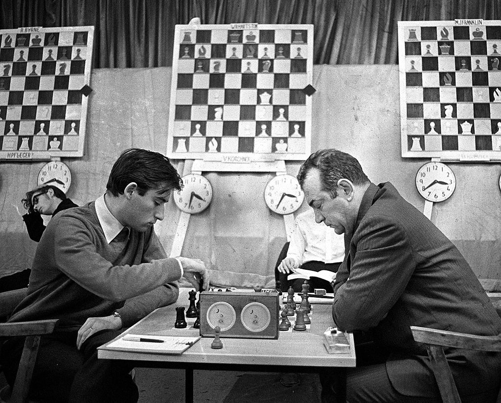 Bobby Fischer's Top Games: Fischer vs Henrique Mecking 