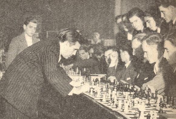 José Raúl Capablanca vs. Frank James Marshall, La Habana 1913 - Deportes -  ABC Color