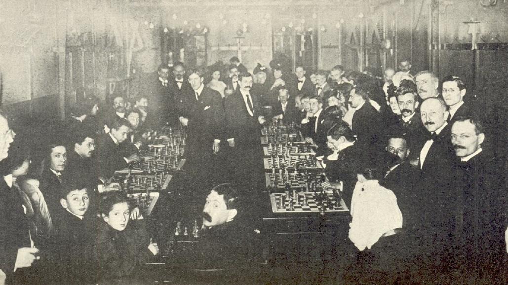 Alexander Alekhine playing simultaneous chess, 1926 Stock Photo - Alamy